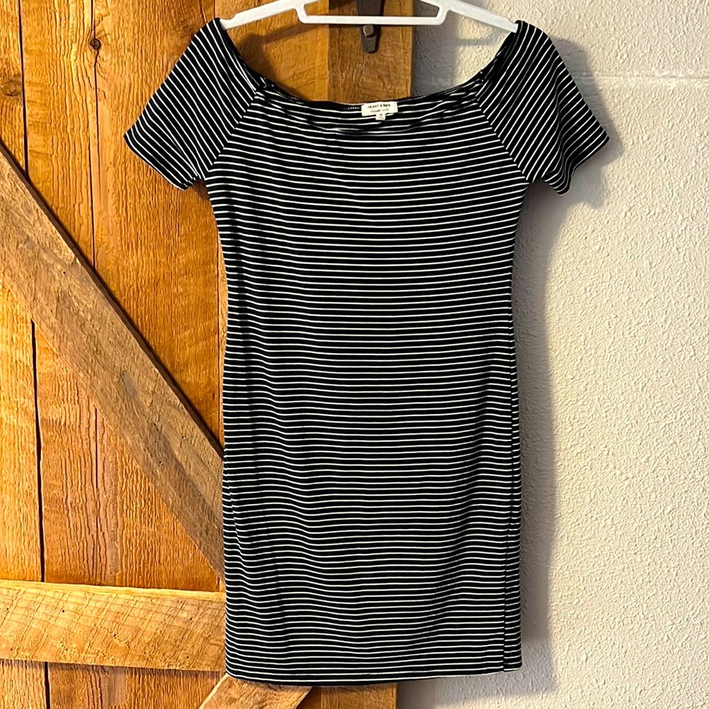 Women’s, Size M, Black Mid. Dress